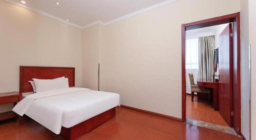 Greentree Inn Suzhou Railway Station North Square Haobainian Wedding Dress City Express Hotel Exterior foto